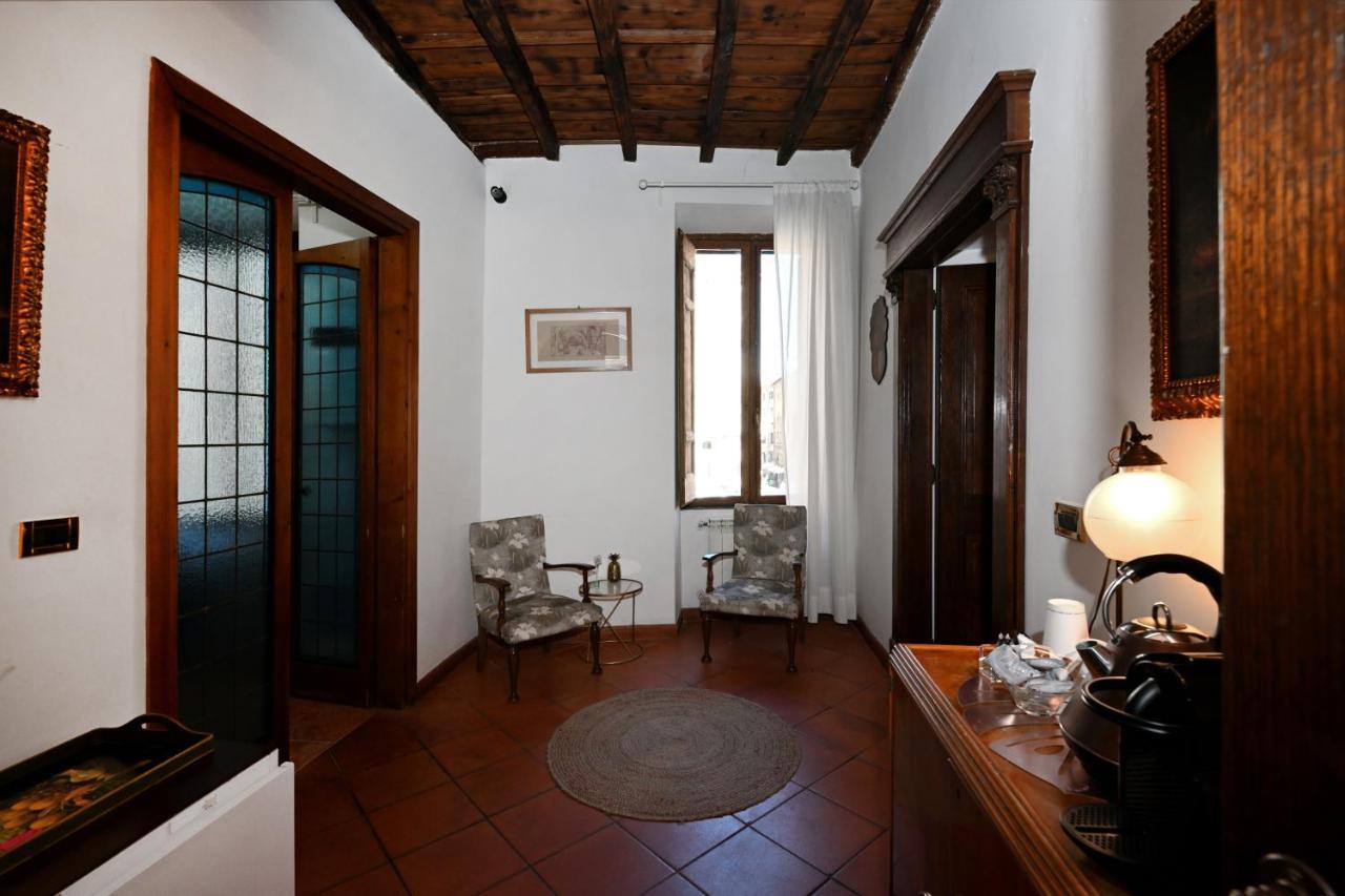 Vicolo Dell'Aquila - Residenze Romanae Exterior photo